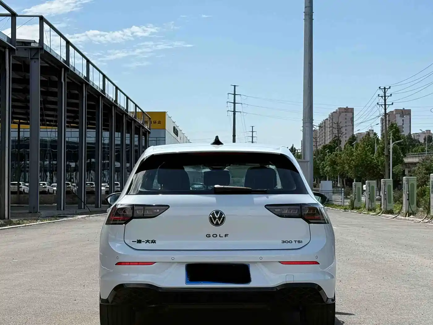Volkswagen Golf 2025 300TSI R-Line фото 9