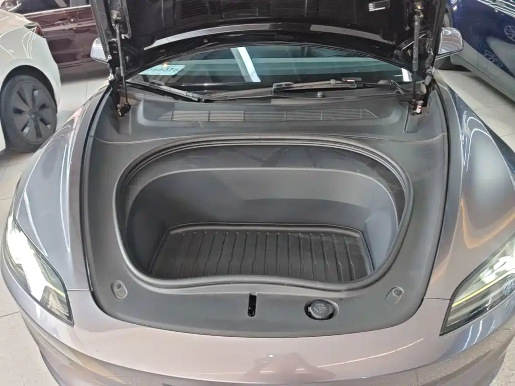 Фото 20 - Tesla Model 3