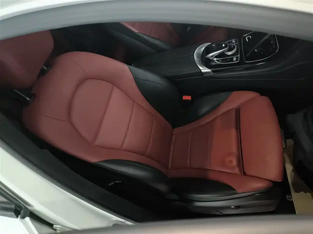 Mercedes-Benz GLC Coupe 2019 Facelift GLC 200 4MATIC Coupe SUV фото 20