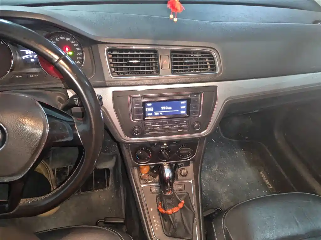 Volkswagen Lavida Tour 2015 230TSI DSG Comfort Edition фото 6