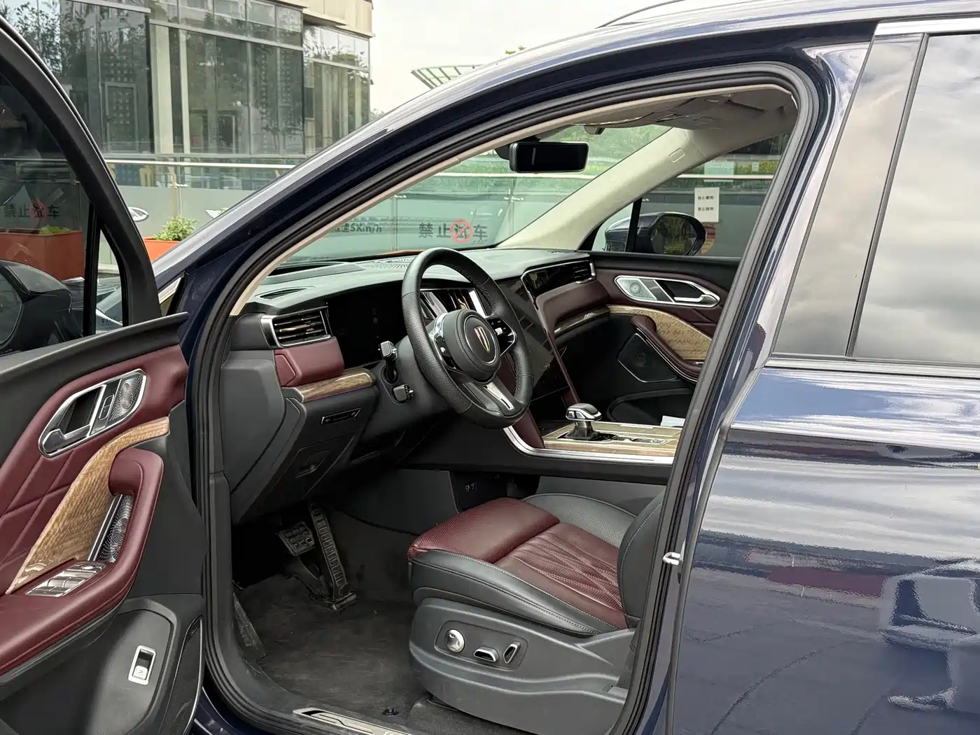Hongqi HS7 2023 2023 2.0T Automatic 4WD Flag Leader Edition (6-seater)