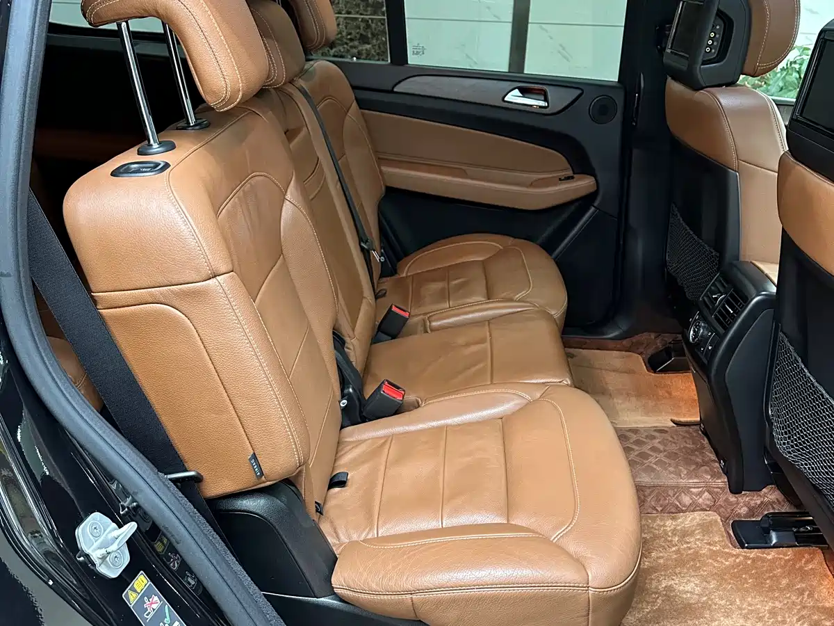 Mercedes-Benz GLS 2016 GLS 400 4MATIC Luxury фото 13