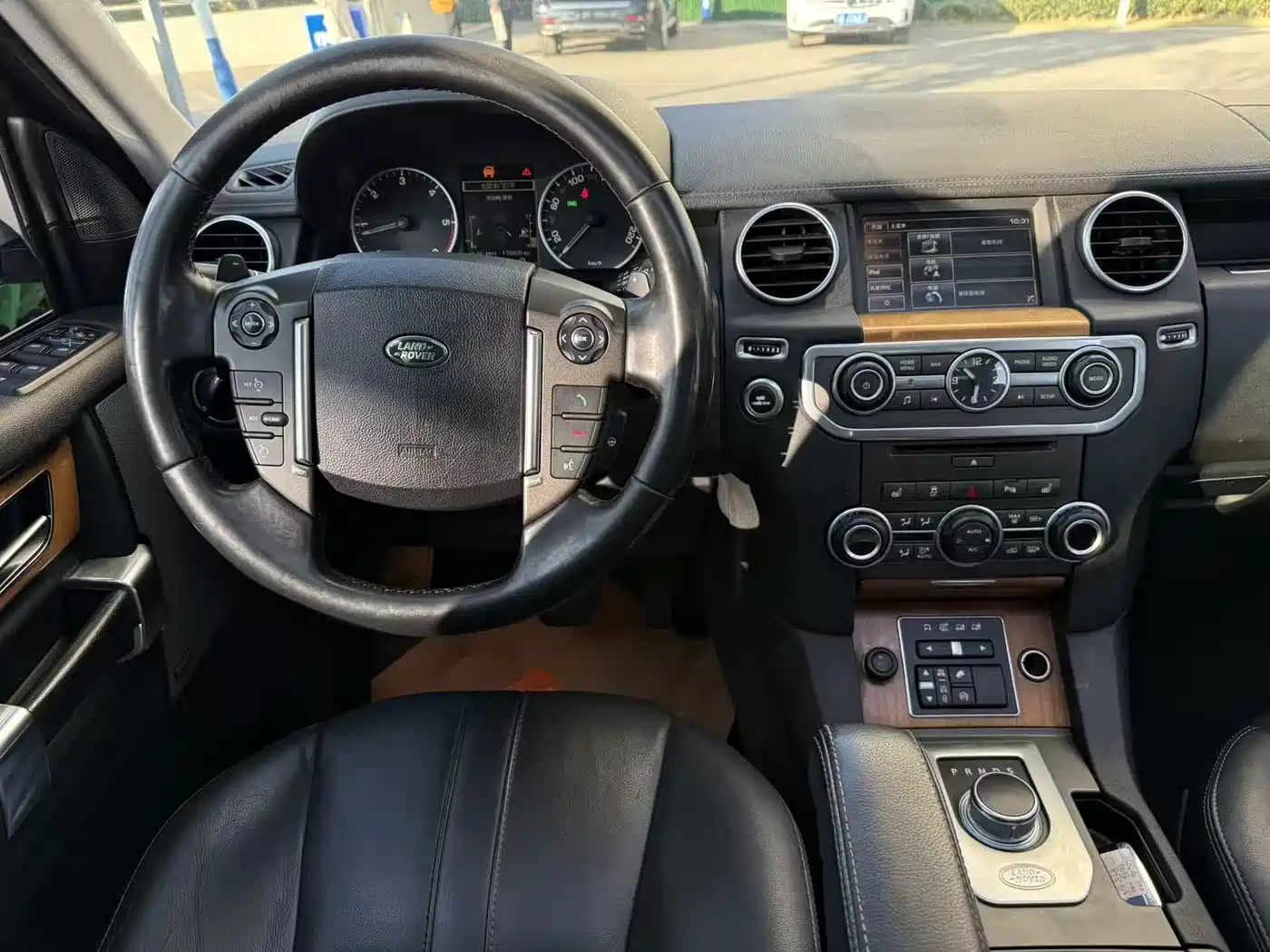 Land Rover Discovery 2015 3.0 SDV6 HSE Diesel фото 12