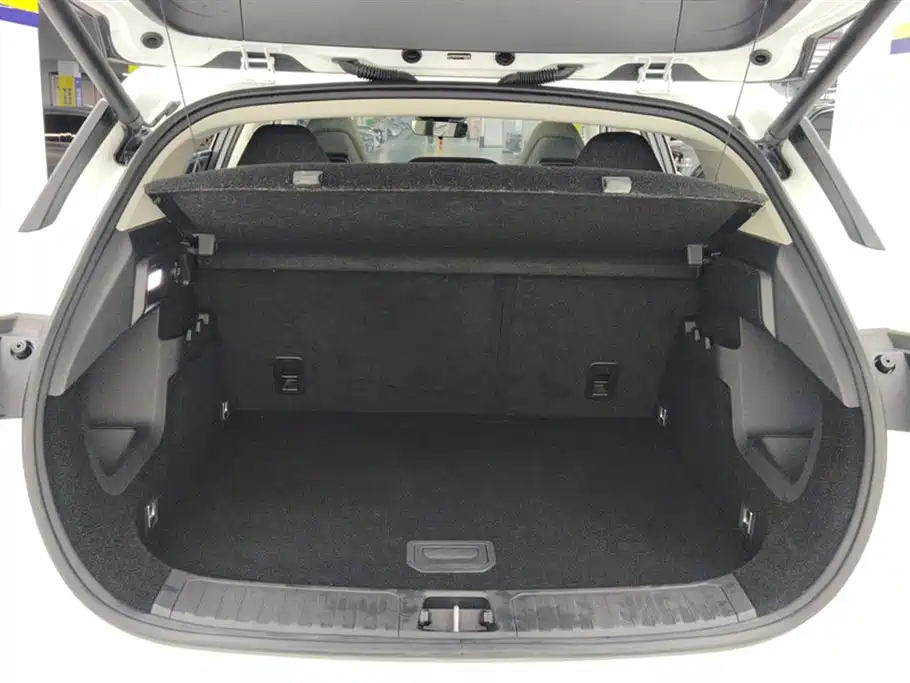 Lynk & Co 06 EM-P 2022 PHEV 84KM Range Pro фото 4