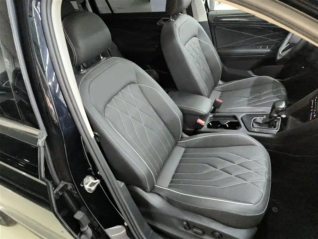 Volkswagen Tiguan L 2022 330TSI Automatic 2WD Smart Edition фото 25