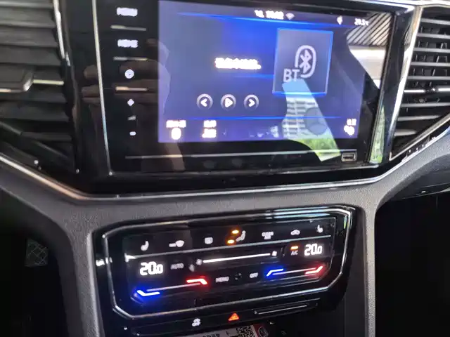 Volkswagen Teramont 2019 Teramont X 330TSI 2WD Premium Luxury Edition — фото 3