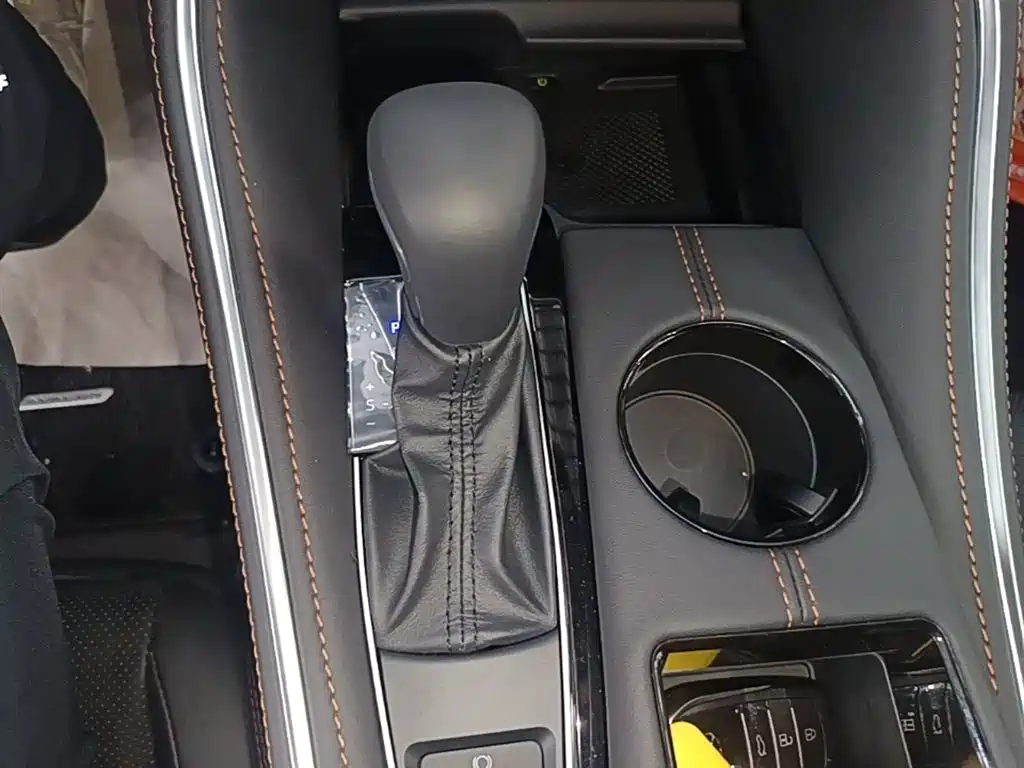 Toyota Avalon 2024 Model Hybrid 2.5L XLE Prestige Edition фото 14