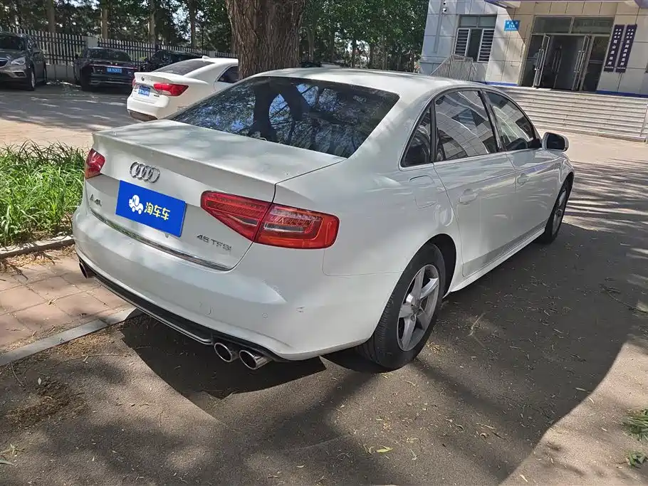 Audi A4L 2013 35 TFSI Automatic Comfort фото 3