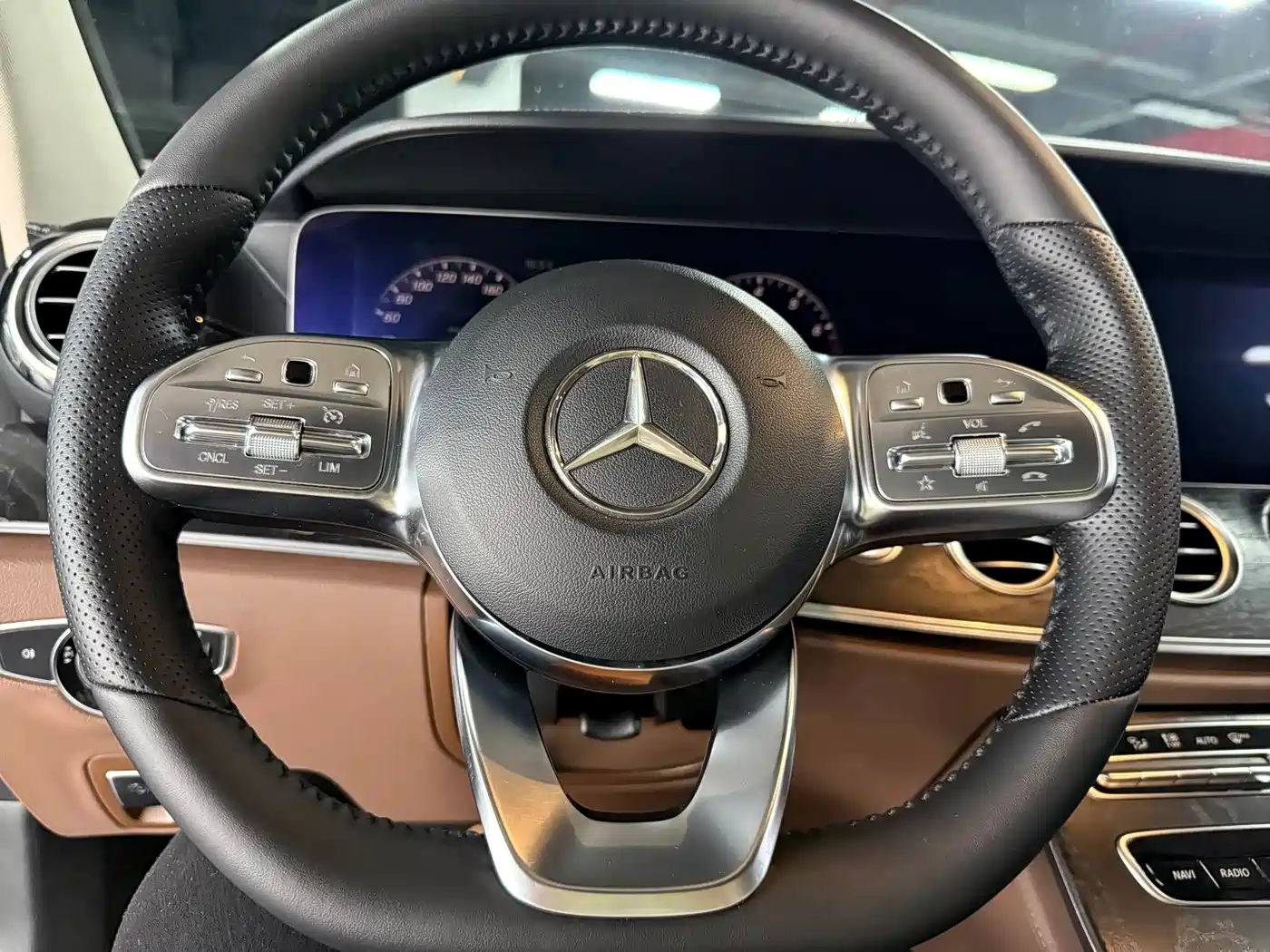 Mercedes-Benz E-Class 2019 E 200 L Sport фото 6
