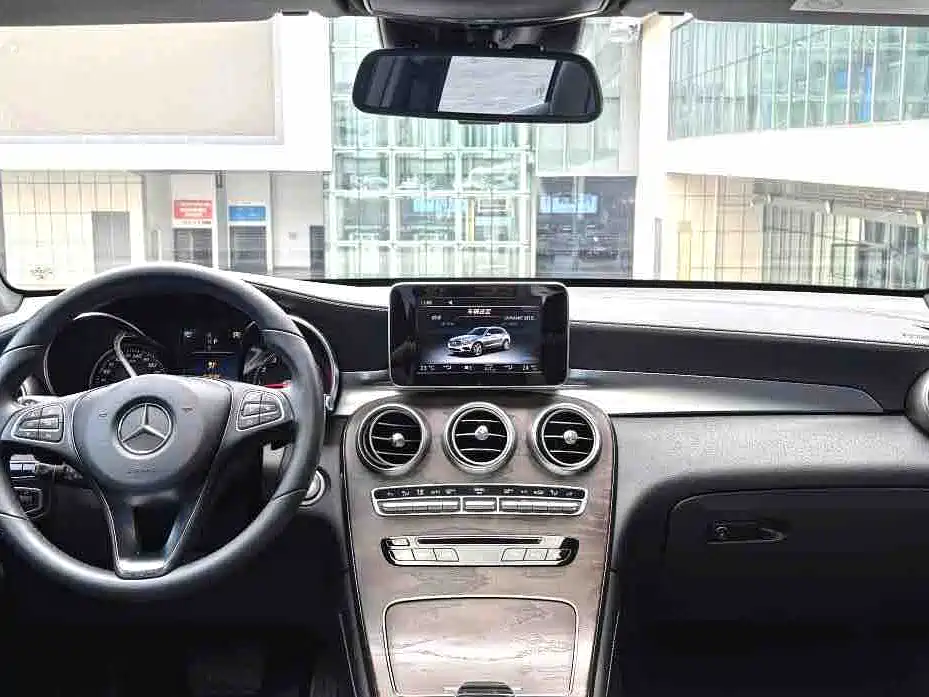 Mercedes-Benz GLC 2016 GLC 300 4MATIC Dynamic фото 9
