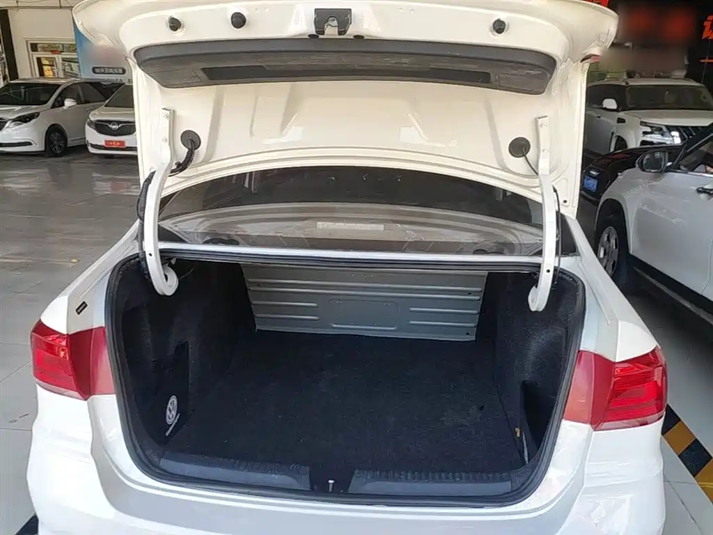 Volkswagen Santana 2018 1.5L Manual Trend Edition фото 19