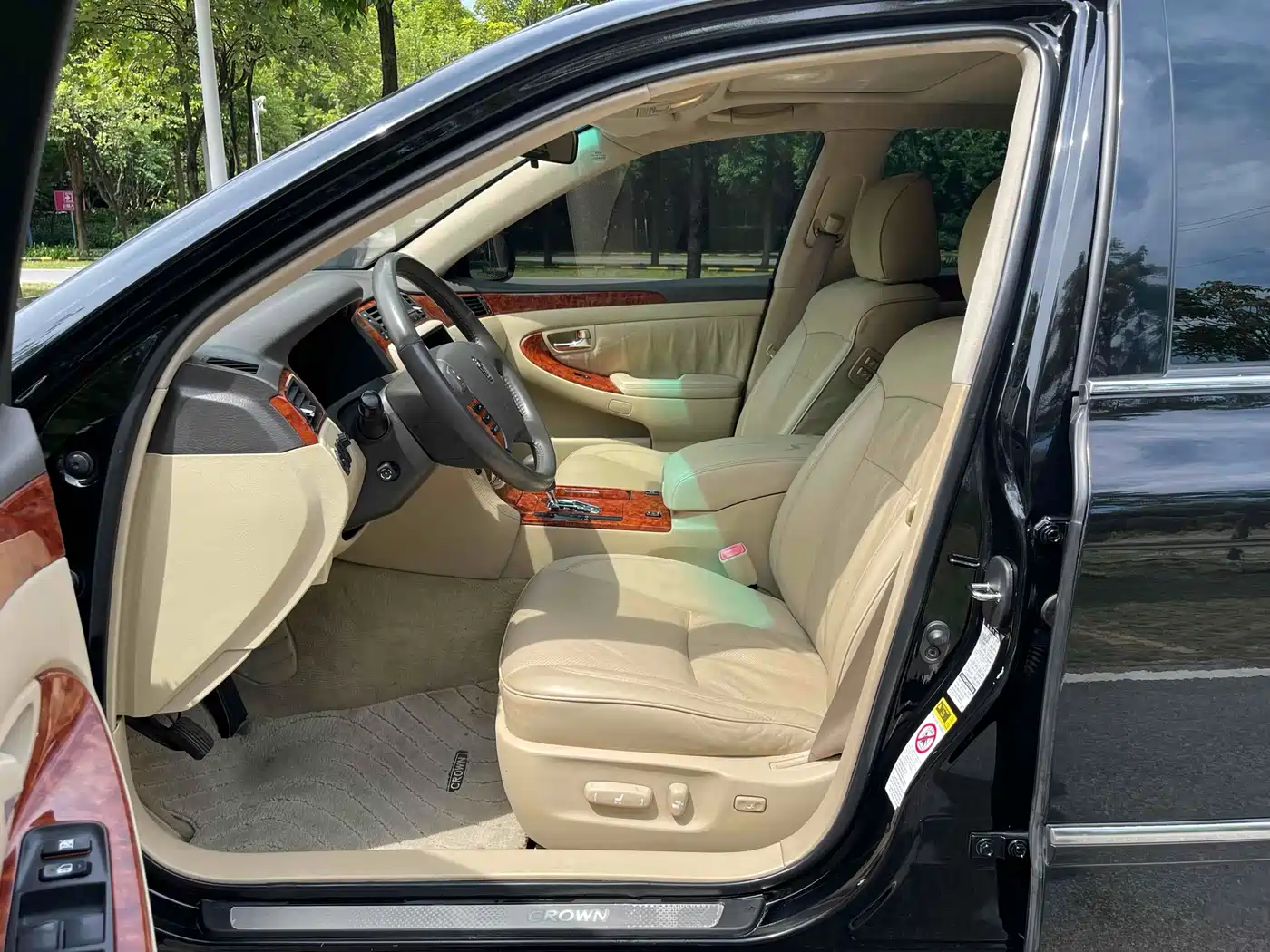 Toyota Crown 2009 2.5L Royal Special Navigation Edition фото 7