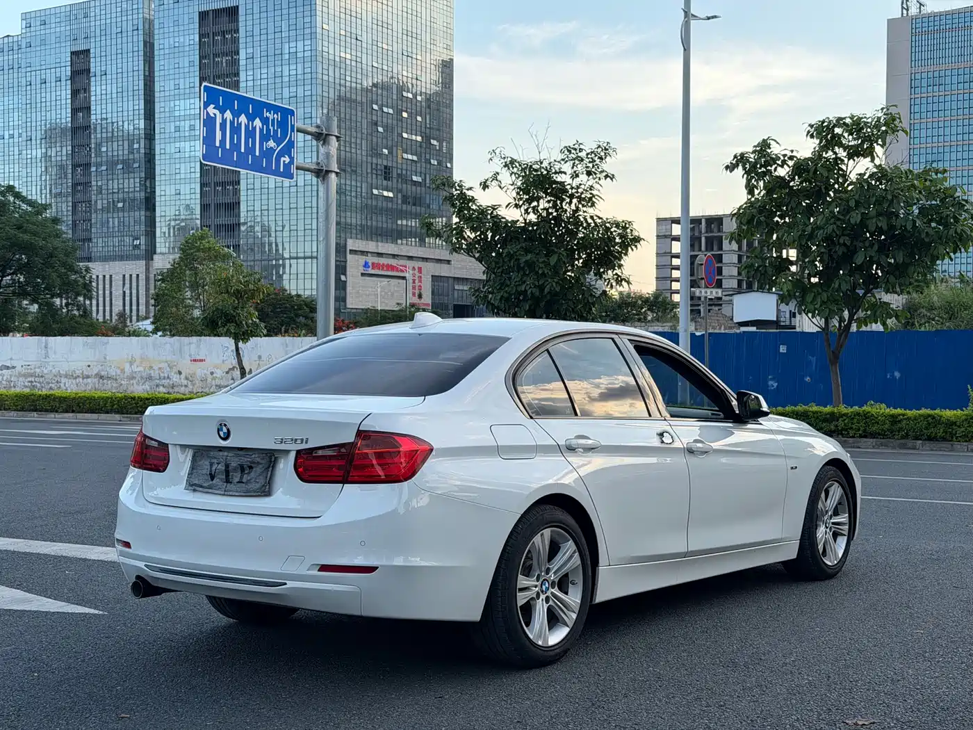 BMW 3 Series 2014 320i Sport Design Package фото 16