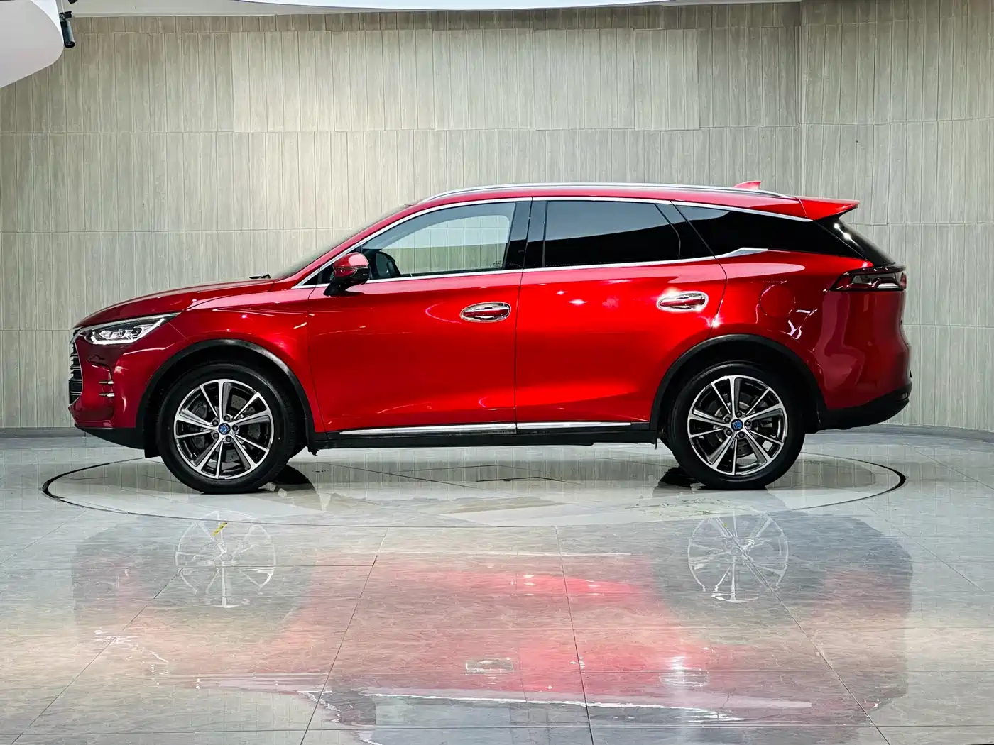 BYD Tang New Energy 2018 DM 2.0T AWD Smart Connection Enjoy Edition 7-Seater China V фото 3