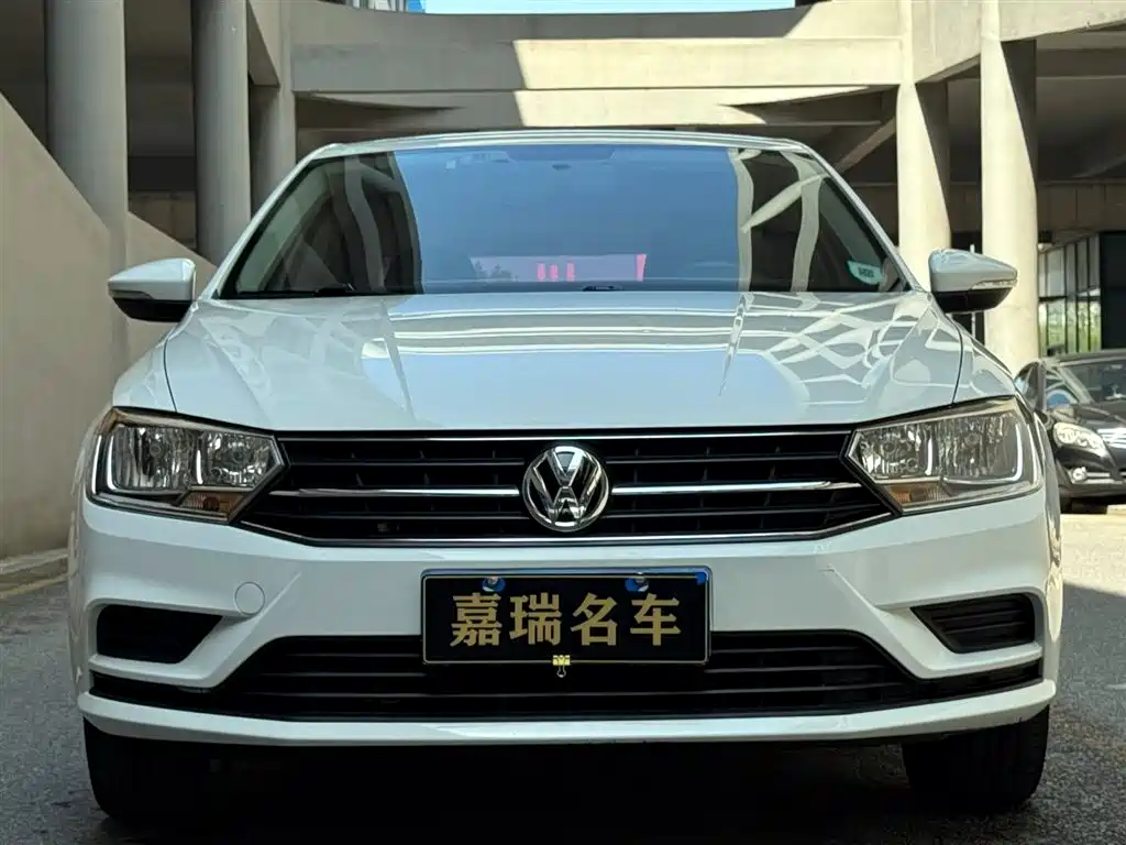 Volkswagen Bora 2019 Facelift 1.5L Automatic Fashion China VI фото 2