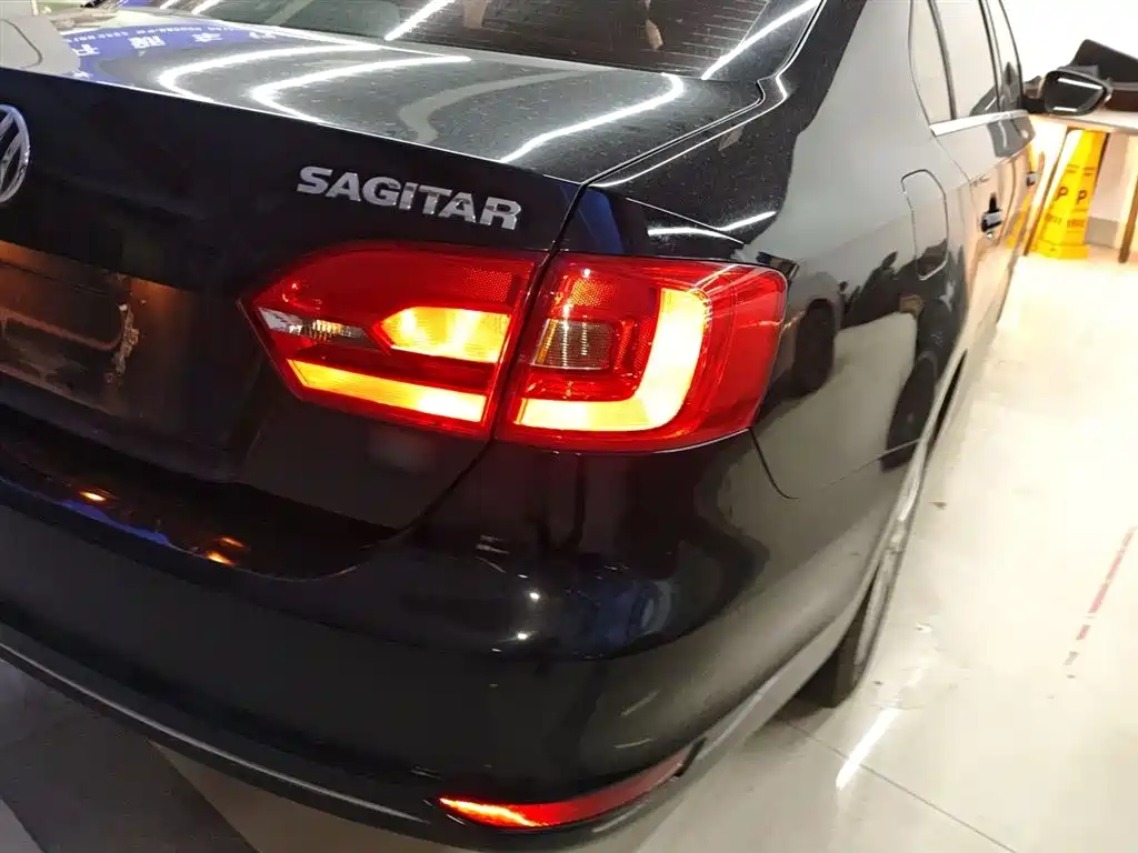 Volkswagen Sagitar 2014 Facelift 1.4TSI Automatic Luxury фото 24