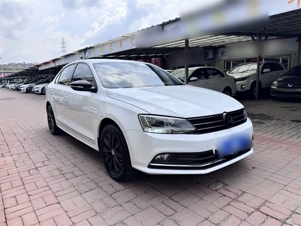 Volkswagen Sagitar 2015 1.6L Manual Comfort фото 2