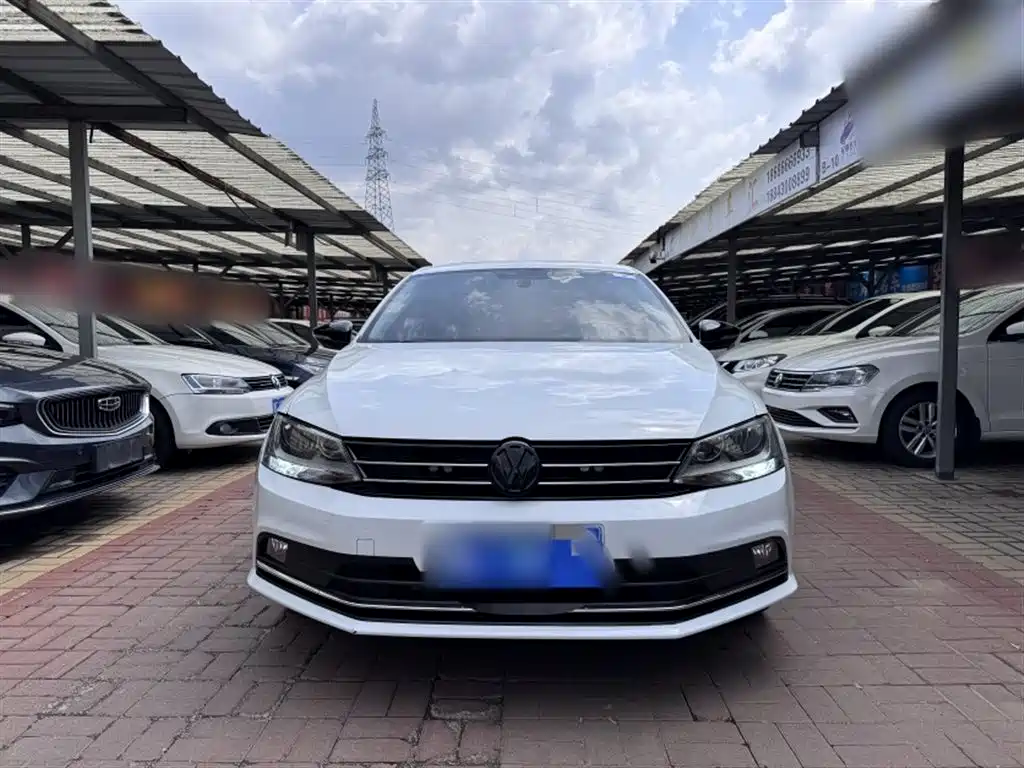 Volkswagen Sagitar 2015 1.6L Manual Comfort фото 5