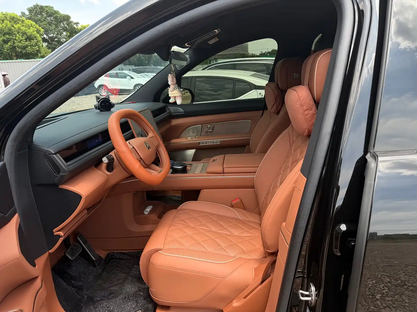 NIO ES8 2026 2025 Model 6-Seat Executive Luxury Edition