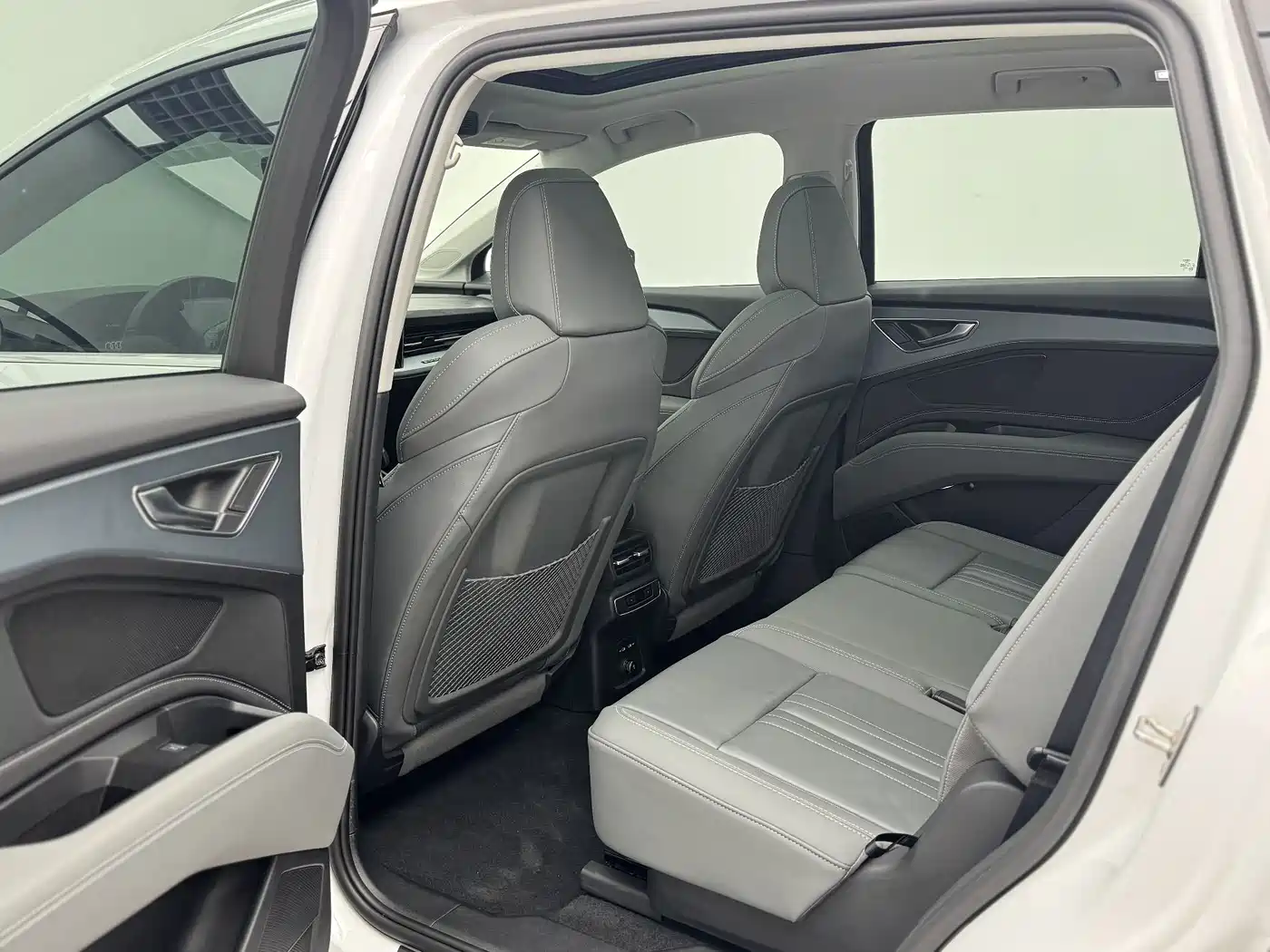 Audi Q5 e-tron 2023 40 e-tron Starlight Edition Mecha Package фото 6