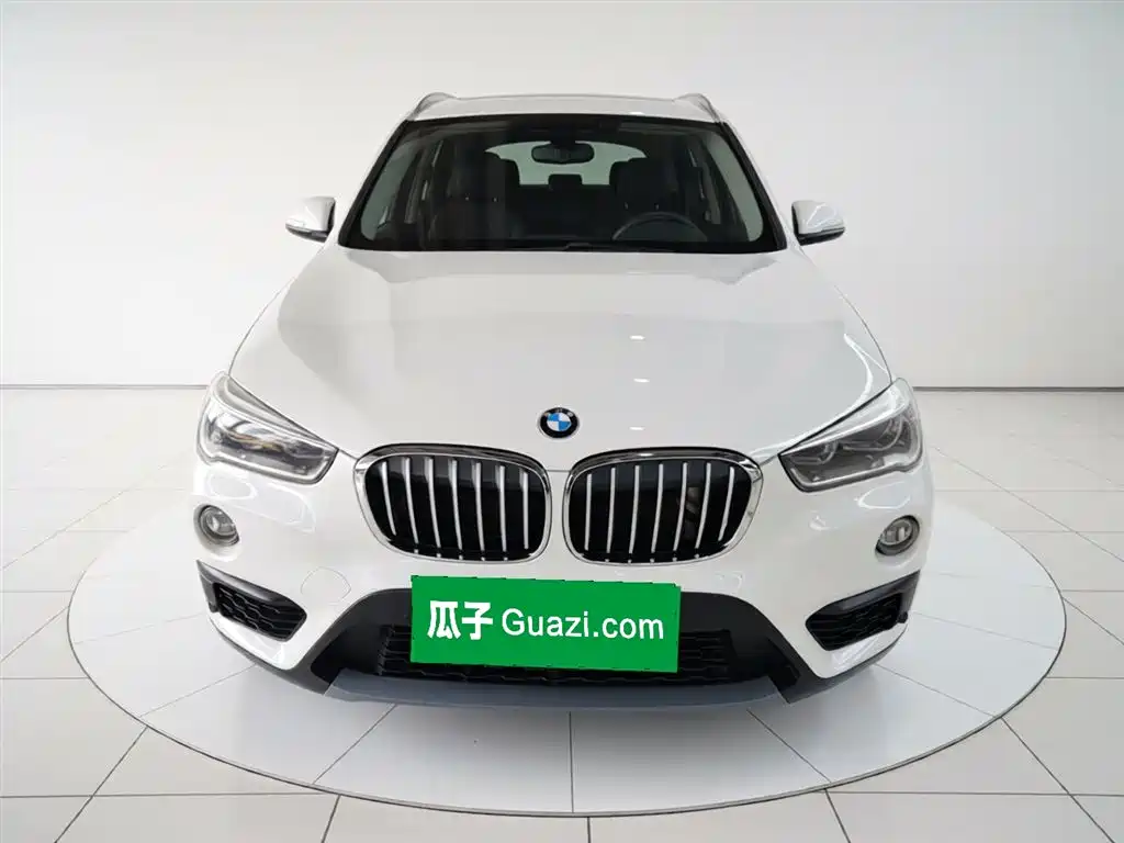 BMW X1 2016 sDrive18Li Premium Model фото 3