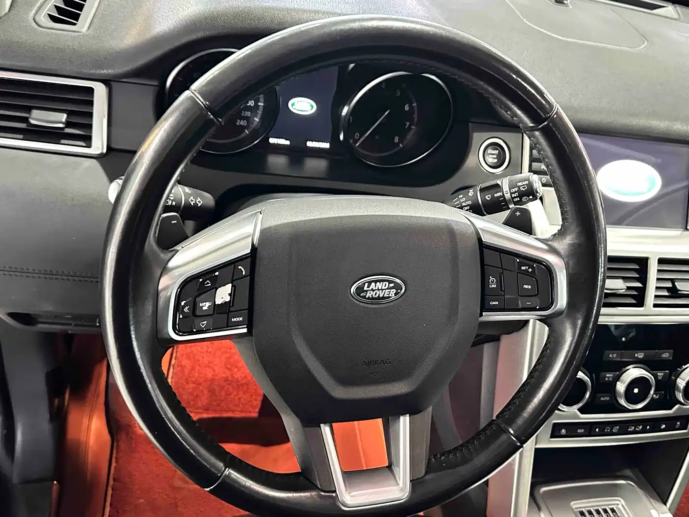Land Rover Discovery Sport 2018 240PS SE Edition фото 5