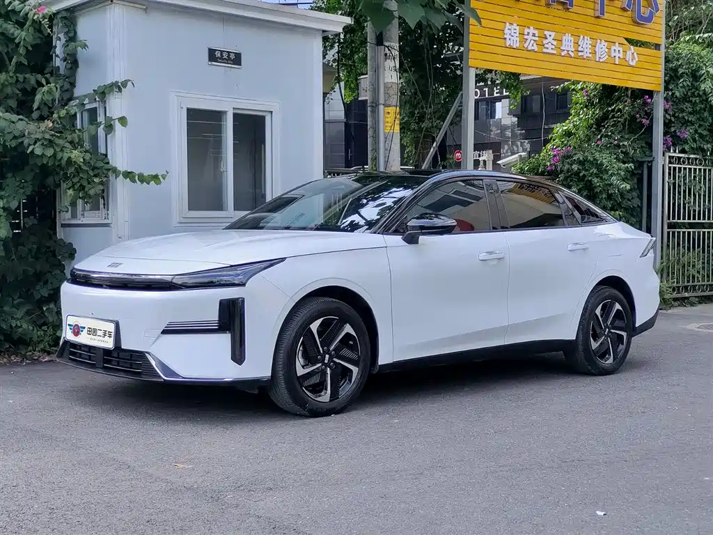 Geely Galaxy Galaxy L6 2025 EM-i 140km Explorer+ Edition