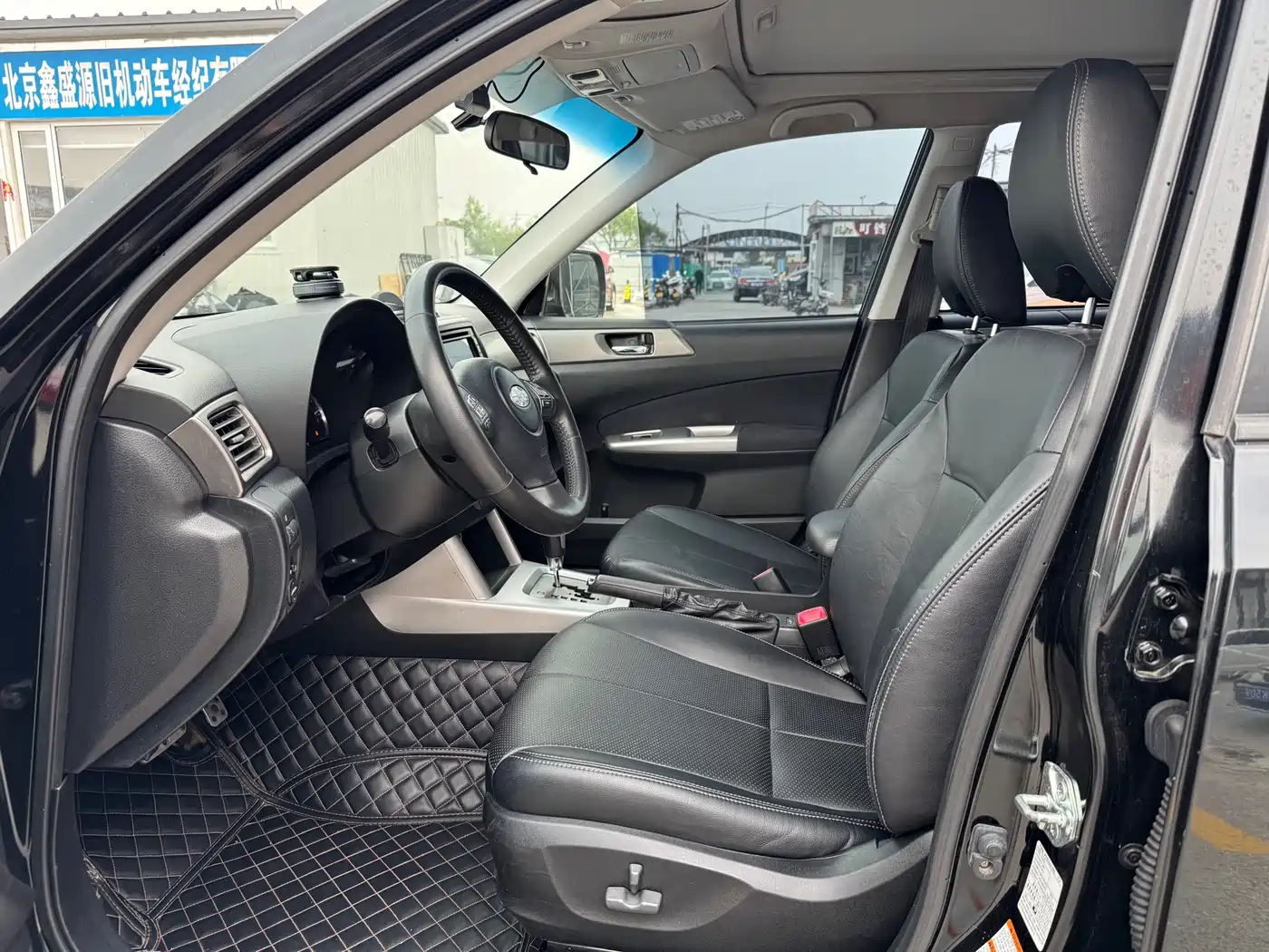 Subaru Forester 2010 2.5XT Automatic Luxury Edition фото 7