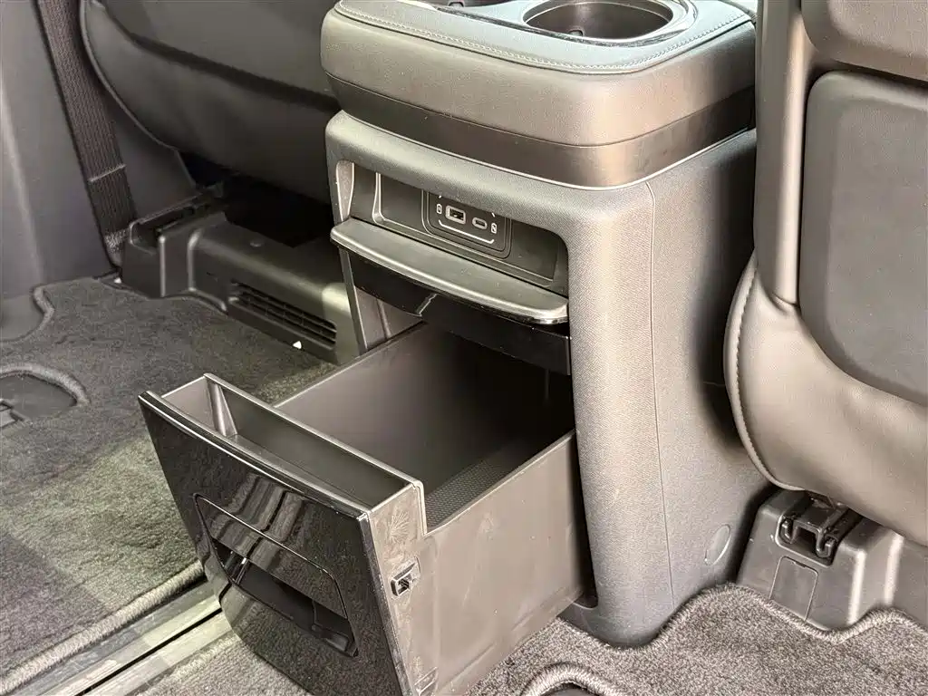 GAC Trumpchi Trumpchi M8 2025 Model Master Series Super Hybrid Edition фото 12
