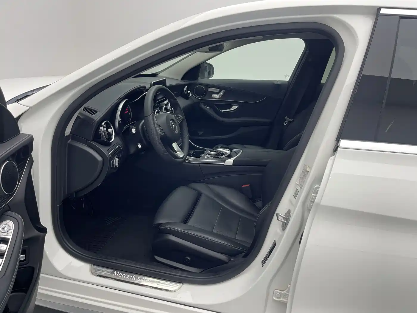 Mercedes-Benz C-Class 2016 C 200 L Sport фото 9