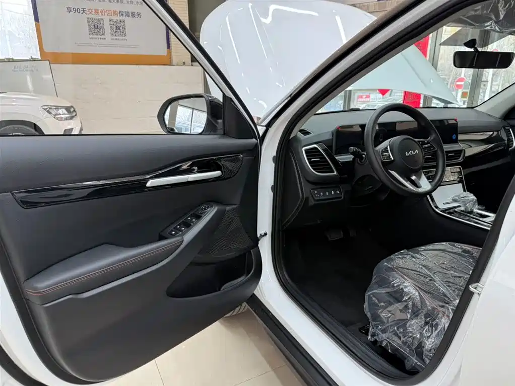 Kia Seltos 2026 Model 1.5L IVT Luxury Comfort Edition фото 8