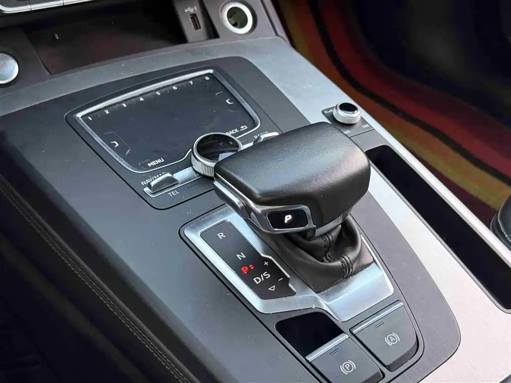Audi Q5L 2020 40 TFSI Prestige Fashion фото 18