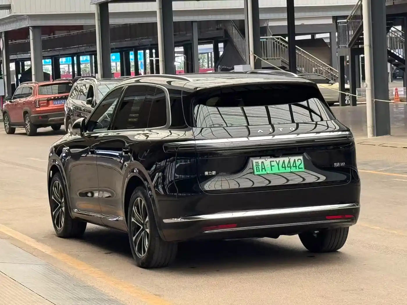 AITO Wenjie AITO M7 2026 Extended Range Pro+ AWD 5-seater фото 17
