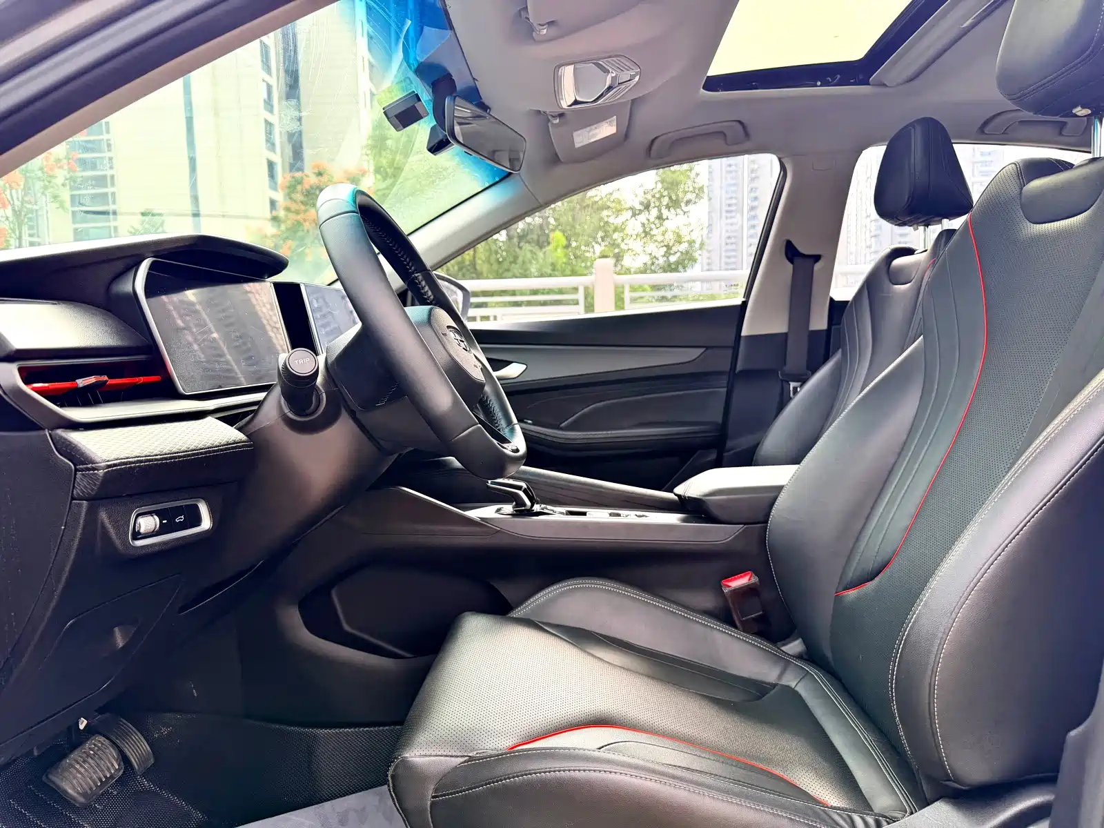 Фото 9 - Geely Binrui
