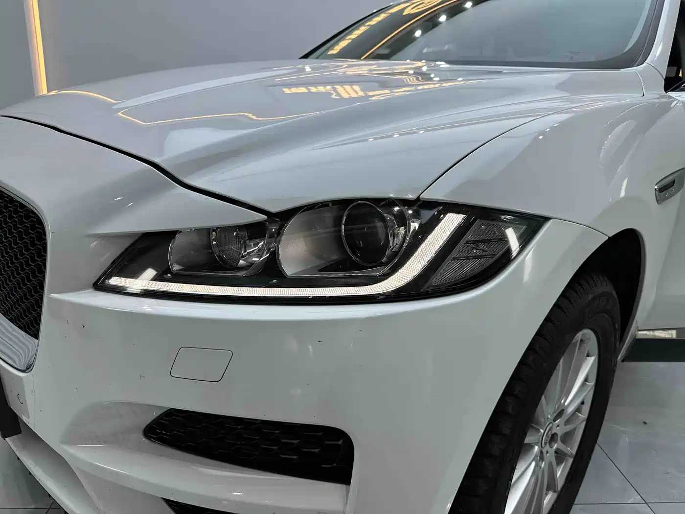 Jaguar F-PACE 2018 2018 2.0T 4WD Urban Premium Edition