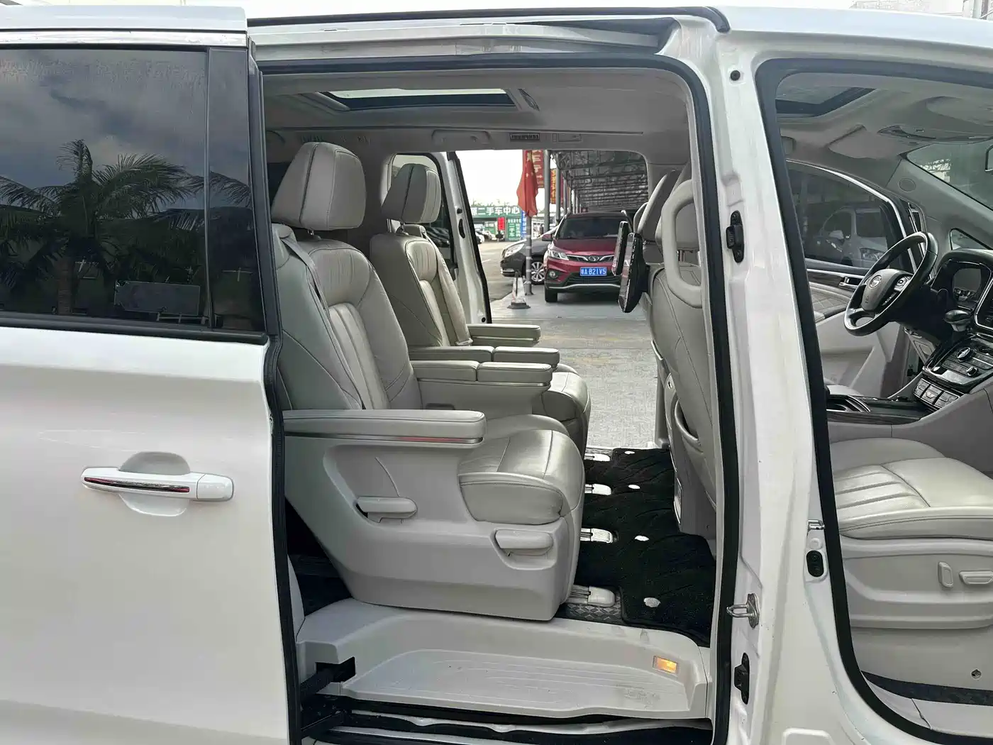 GAC Trumpchi Trumpchi M8 2018 320T Flagship Edition фото 12