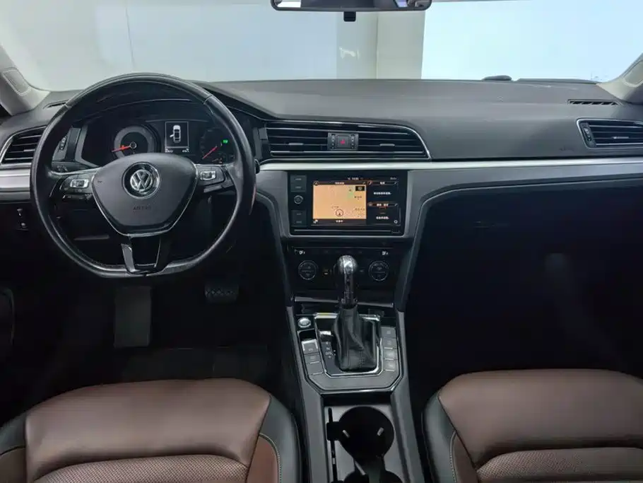 Photo 12 - Volkswagen Lamando