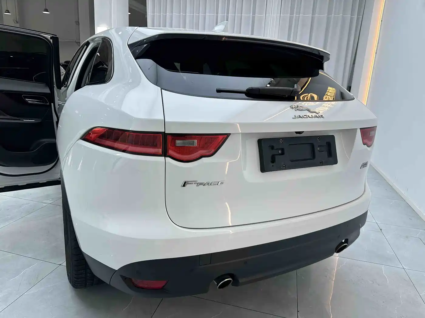 Jaguar F-PACE 2018 2018 2.0T 4WD Urban Premium Edition