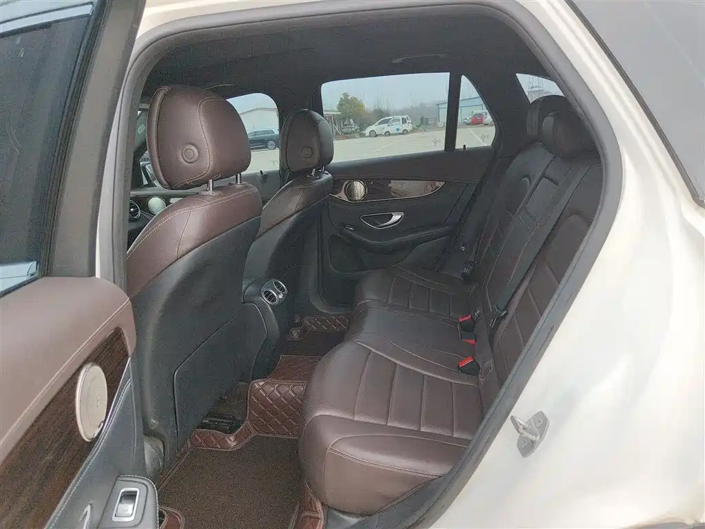 Mercedes-Benz GLC 2018 Facelift GLC 260 4MATIC Dynamic фото 13