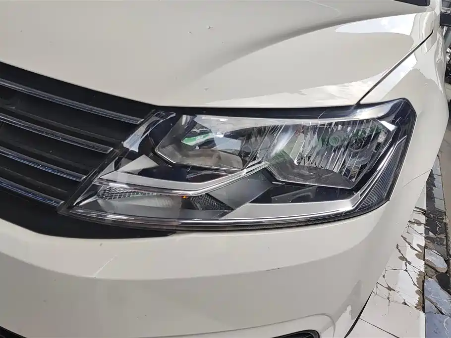 Volkswagen Lavida 2017 1.6L Automatic Trend Edition фото 5