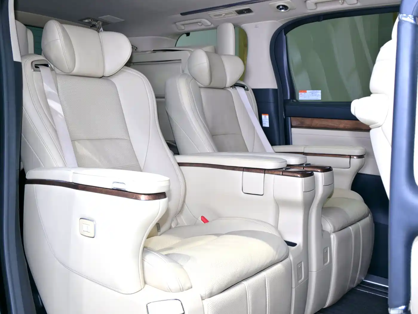 Toyota Alphard 2015 3.5L Premium Edition фото 12