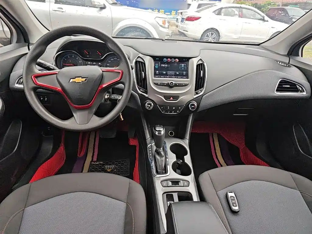 Chevrolet Cruze 2018 320 Automatic Pioneer Sunroof Edition фото 9