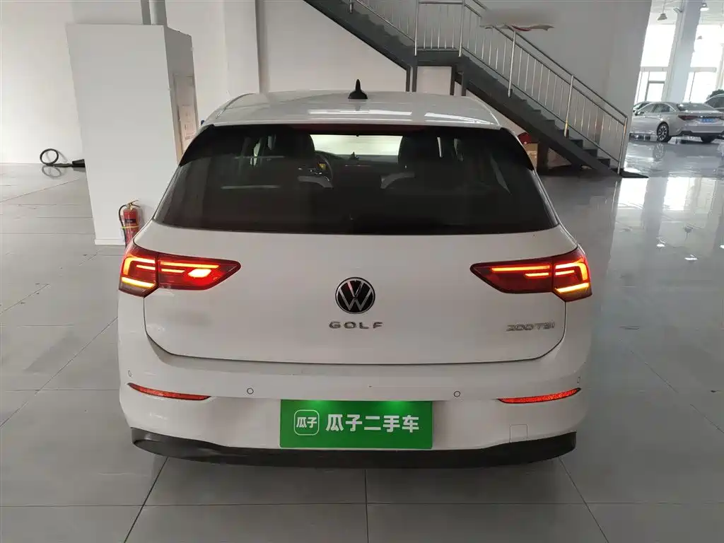 Volkswagen Golf 2023 Model 200TSI DSG фото 4