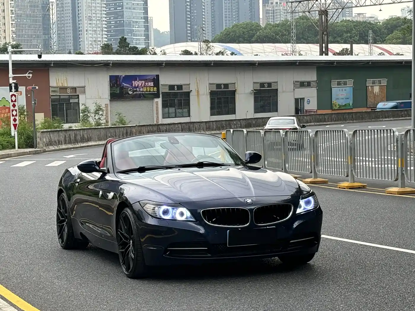 BMW Z4 2013 sDrive20i Leading фото 4