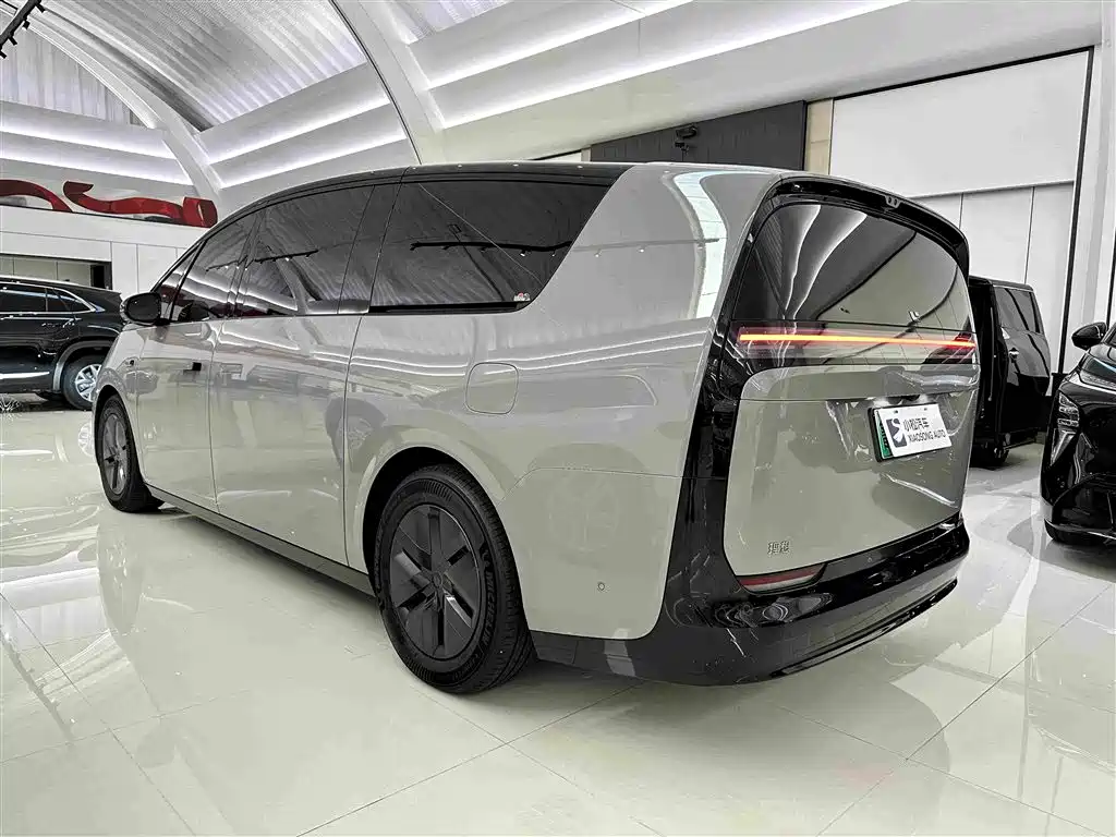 Li Auto MEGA 2026 2025 Model Home Family Special Edition