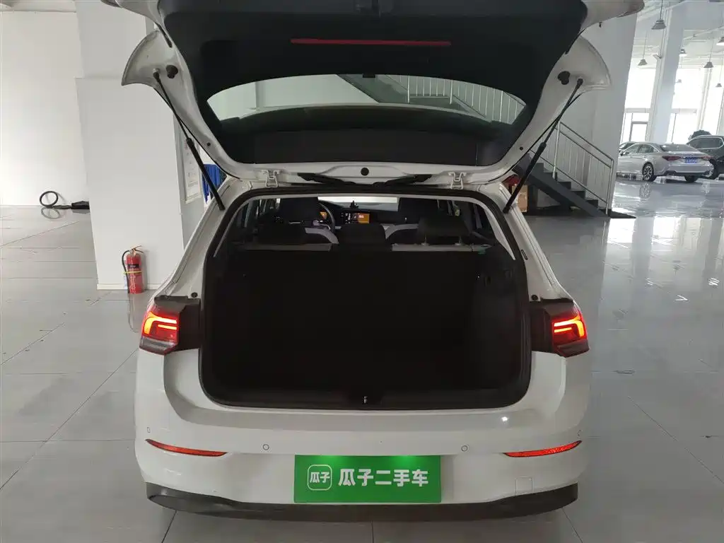 Volkswagen Golf 2023 Model 200TSI DSG фото 15
