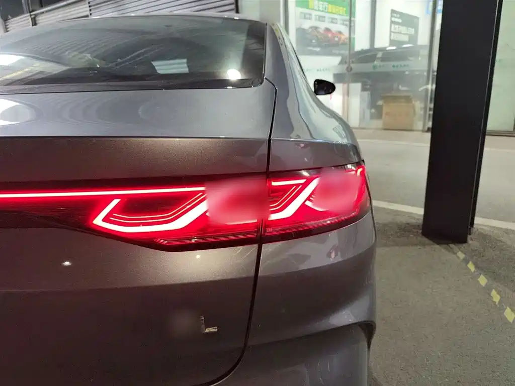 BYD Qin L 2024 DM-i 120KM Superior Edition фото 8