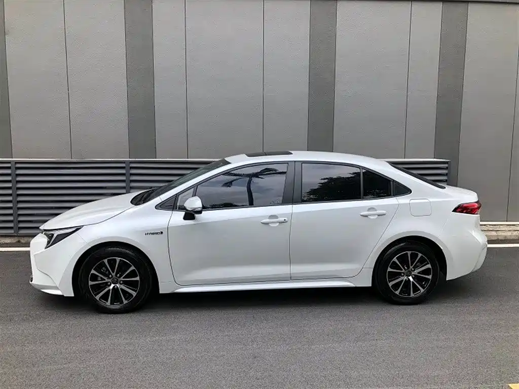 Toyota Levin 2023 Smart Hybrid 1.8L Luxury фото 12