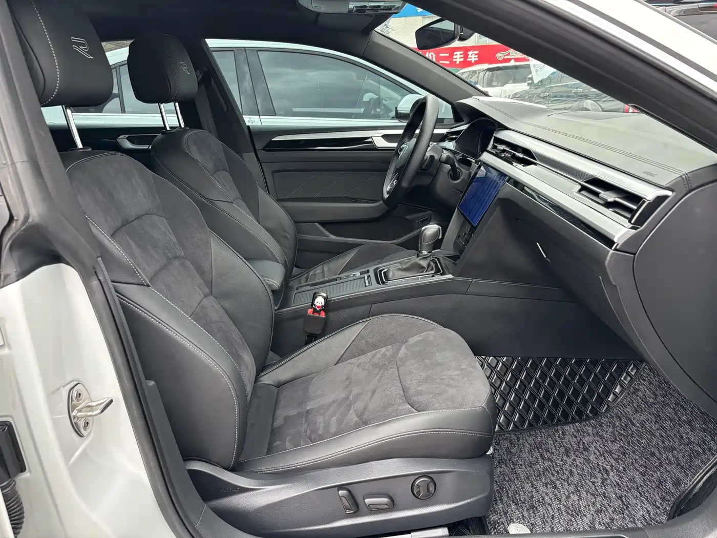Volkswagen FAW-Volkswagen CC 2024 330TSI Dazzling Edition фото 16