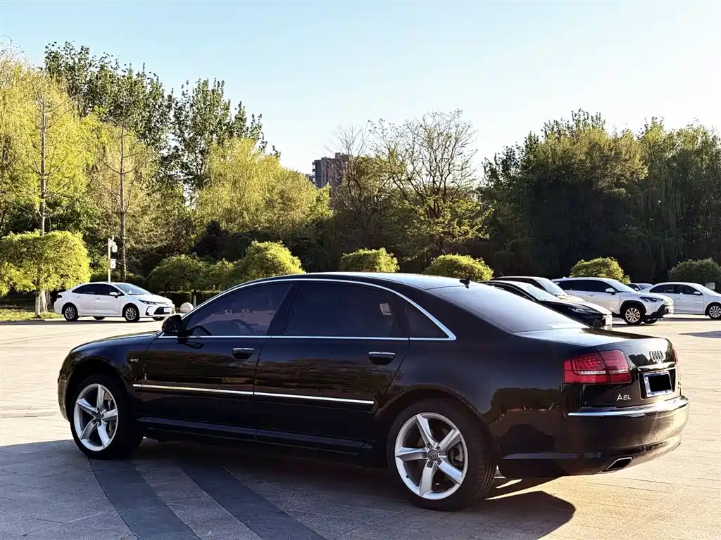 Audi A8 2009 Audi A8L 6.0 W12 quattro Exclusive фото 17